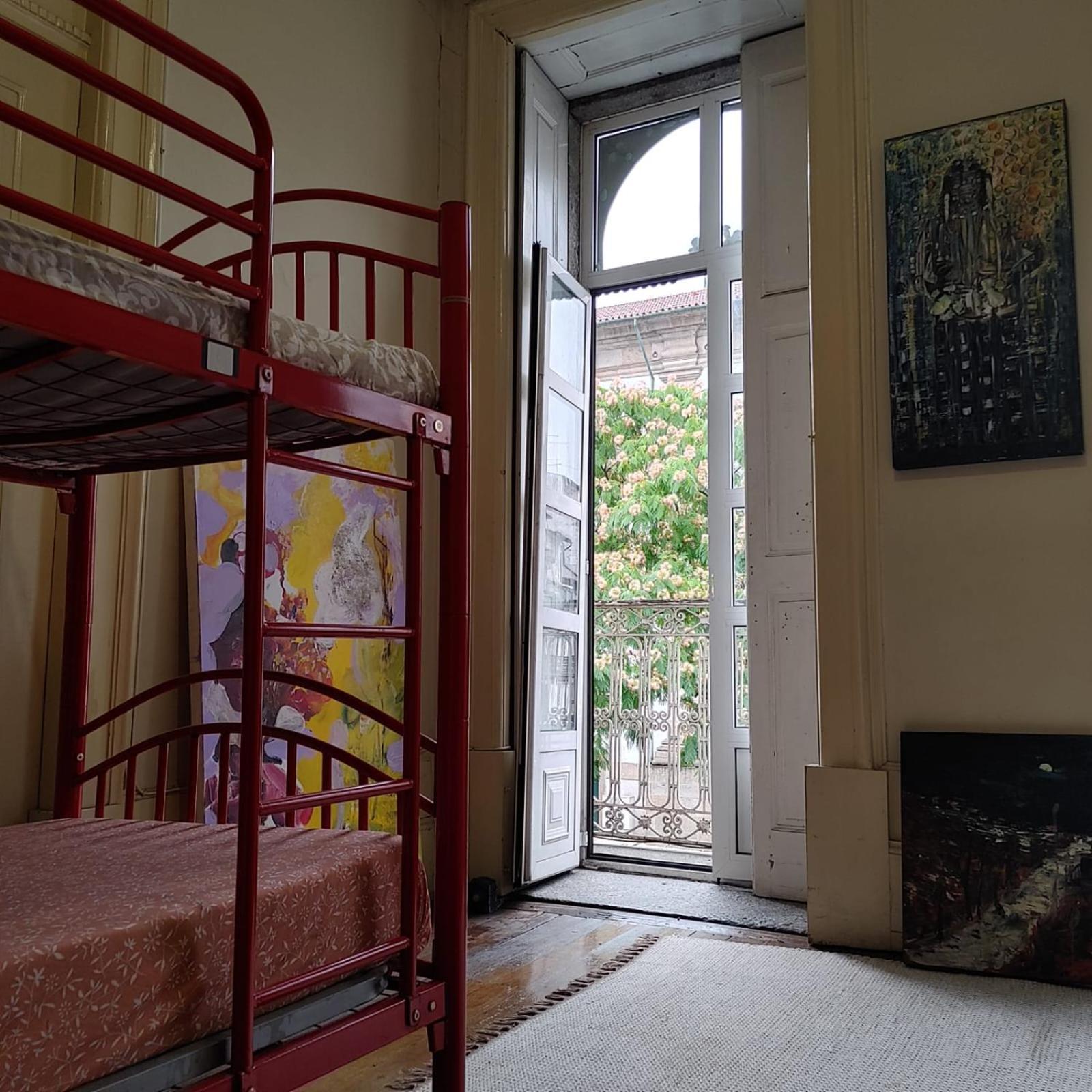 Dans L'Atelier Hostel Unidade Porta Nova บรากา ภายนอก รูปภาพ